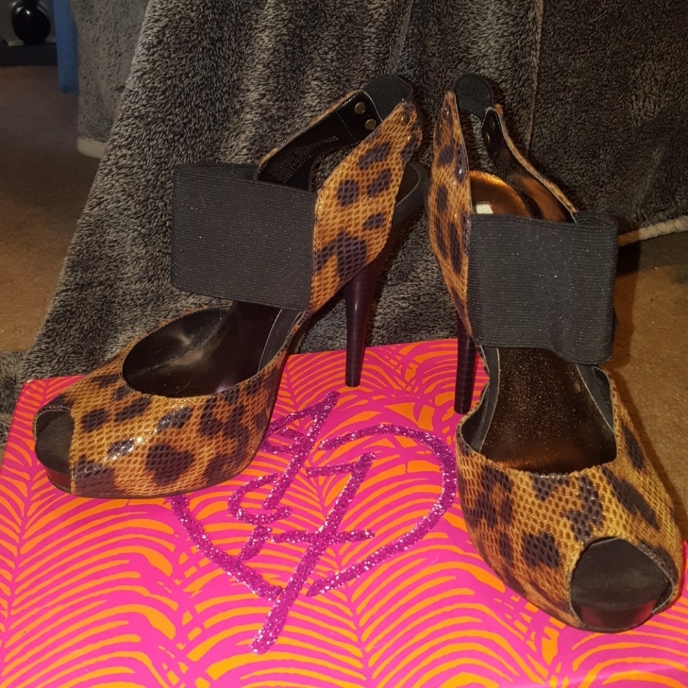 Faux Snake-Skin Heels by Simply Vera Wang